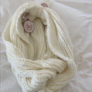 SO Soft Cream Knit Loop Scarf